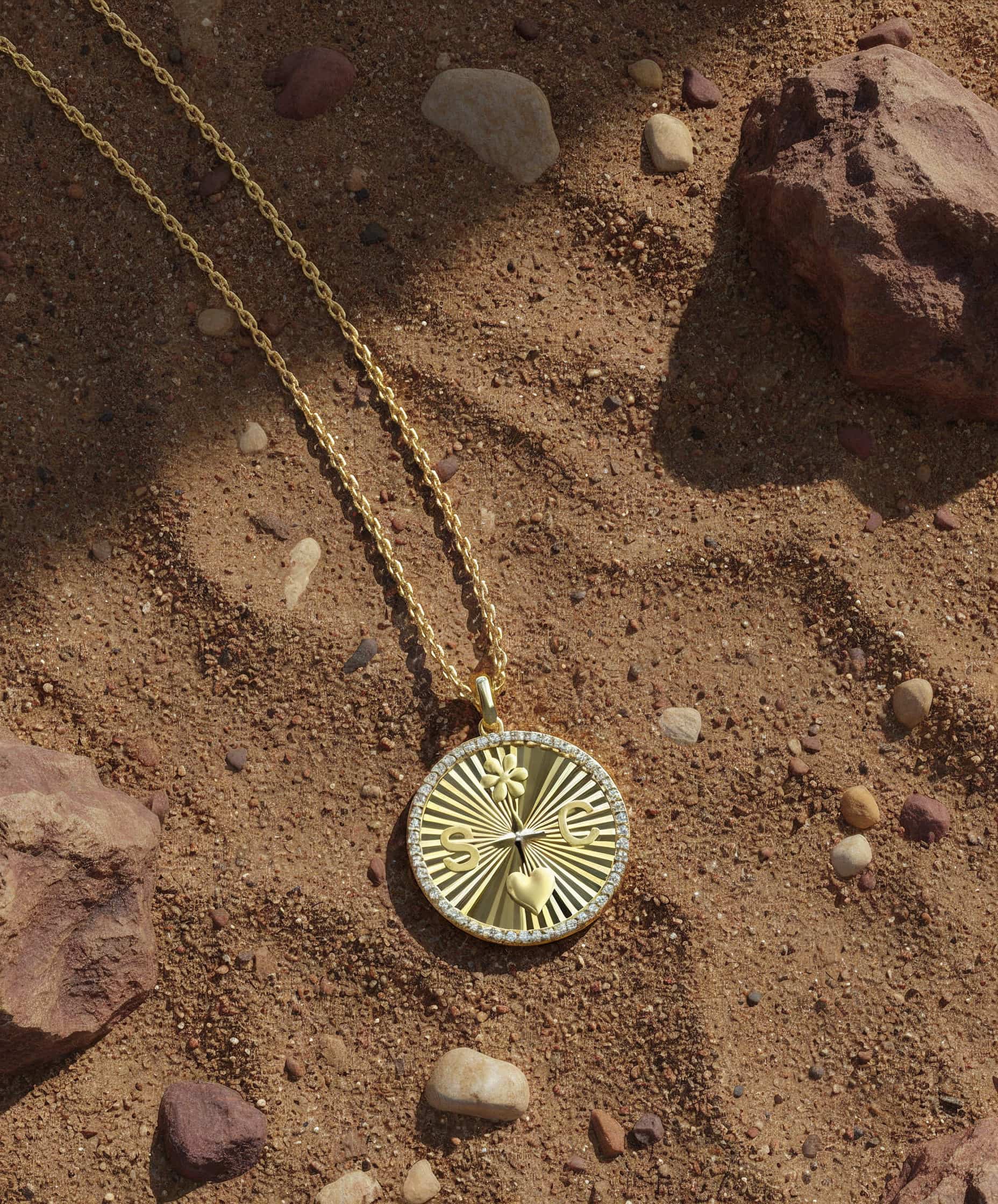 18k Gold Plated Personal Story Medallion Necklace AW24N007A